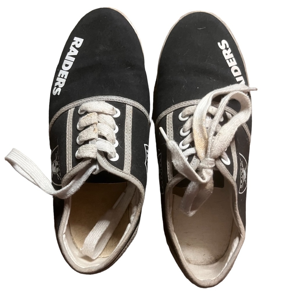 Raiders tennis shoes